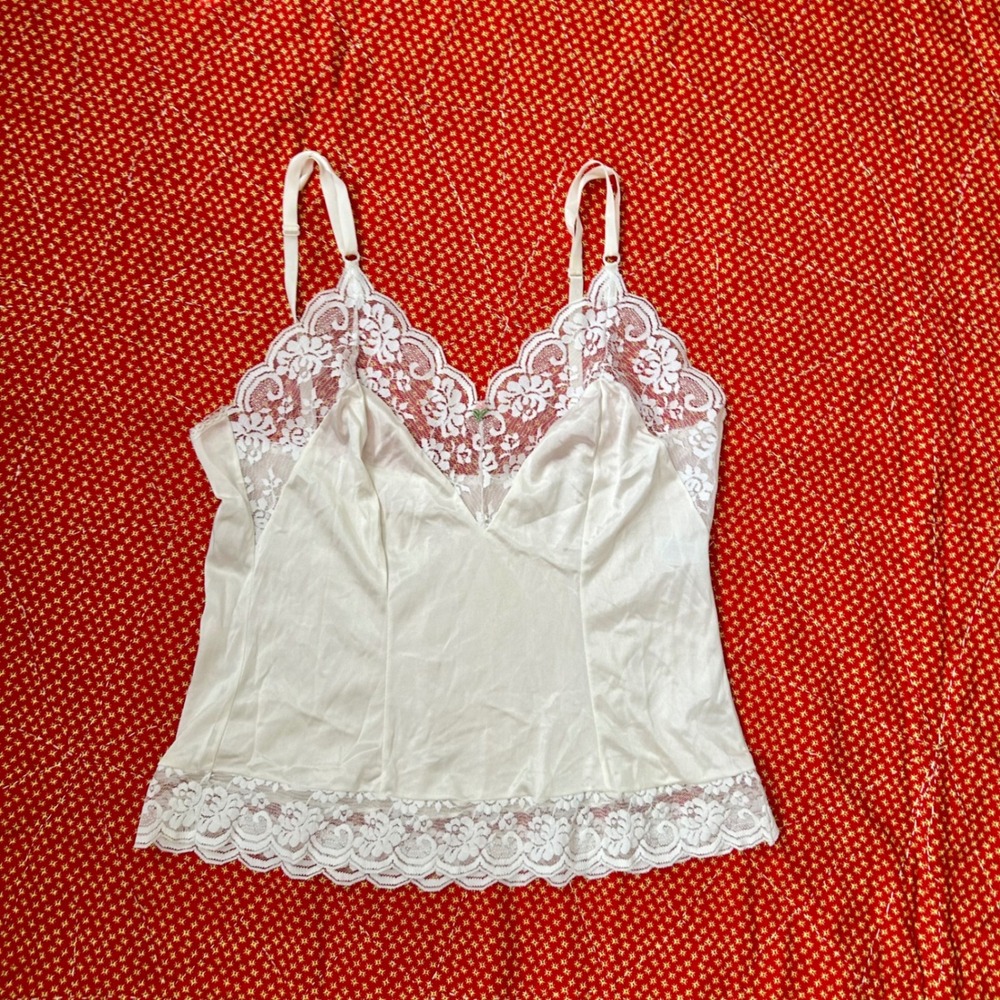 Vintage 1970s Maidenform Chantilly Lace Camisole White 34